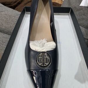 Tommy Hilfiger Navy Leather Pointed Toe Pump with Logo Medallion